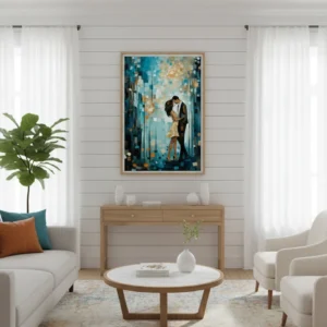 Романтична двойка в прегръдка под абстрактни светлини в синьо-оранжева гама – импресионистичен любовен принт за стена